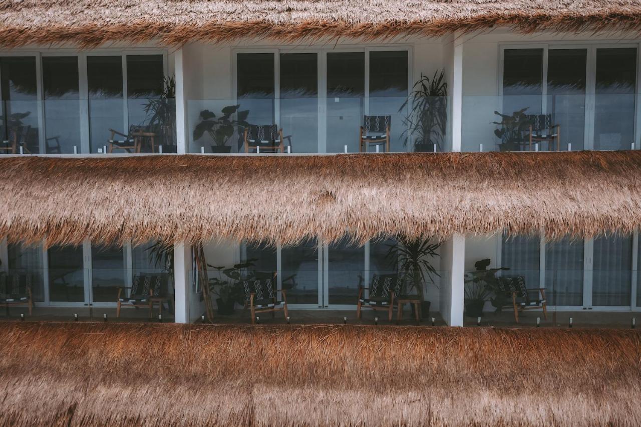 Legends Beachfront Resort ウルワツ エクステリア 写真