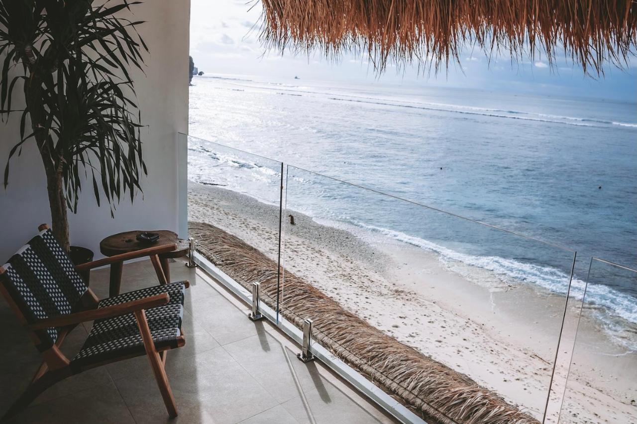 Legends Beachfront Resort ウルワツ エクステリア 写真
