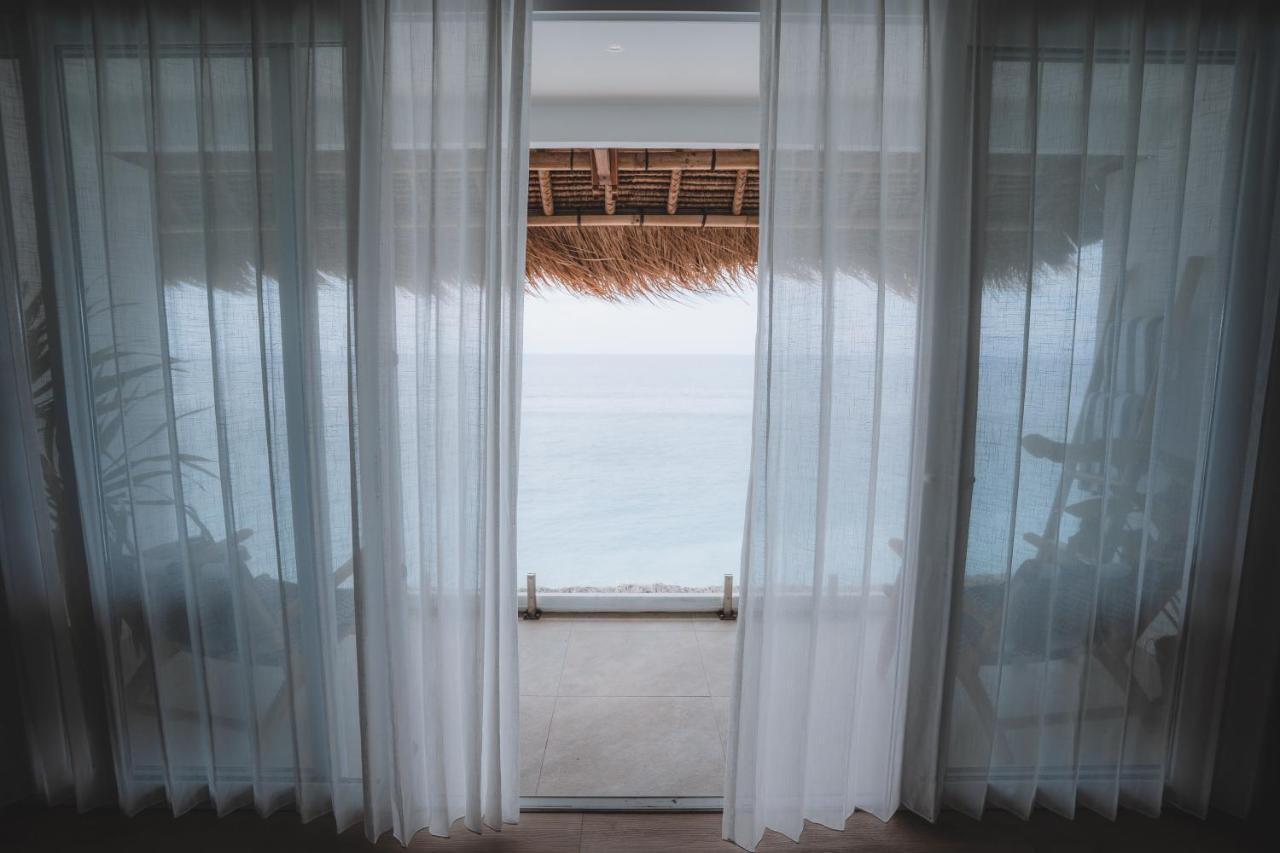 Legends Beachfront Resort ウルワツ エクステリア 写真