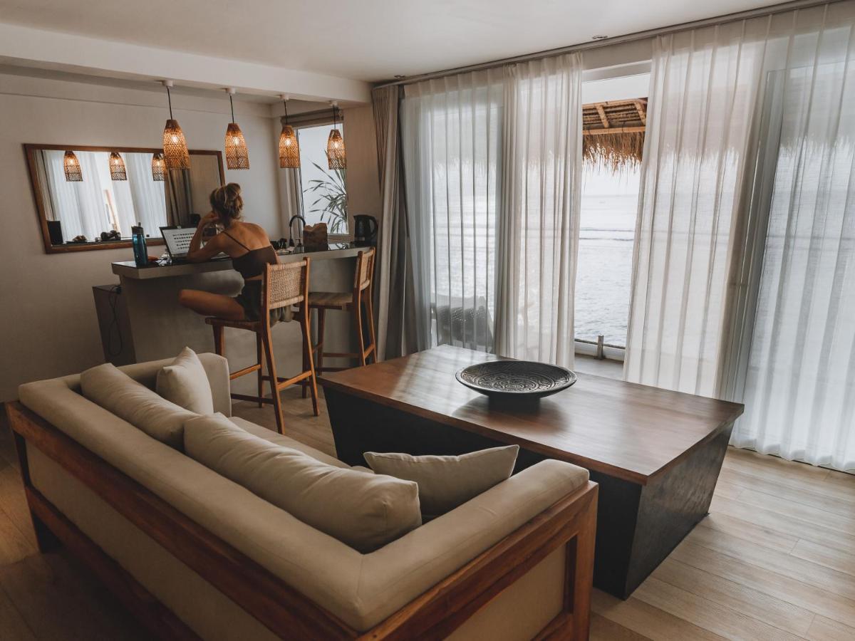 Legends Beachfront Resort ウルワツ エクステリア 写真