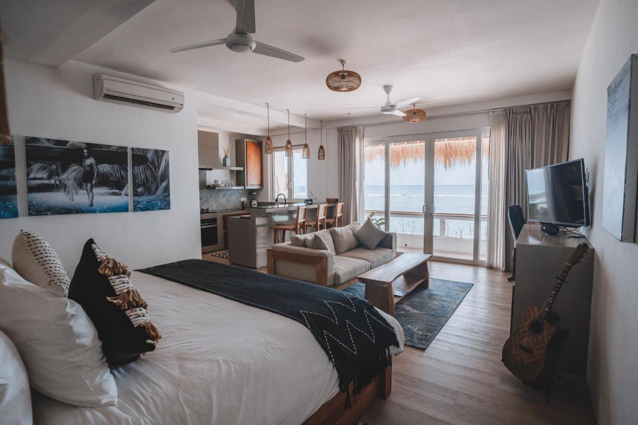 Legends Beachfront Resort ウルワツ エクステリア 写真